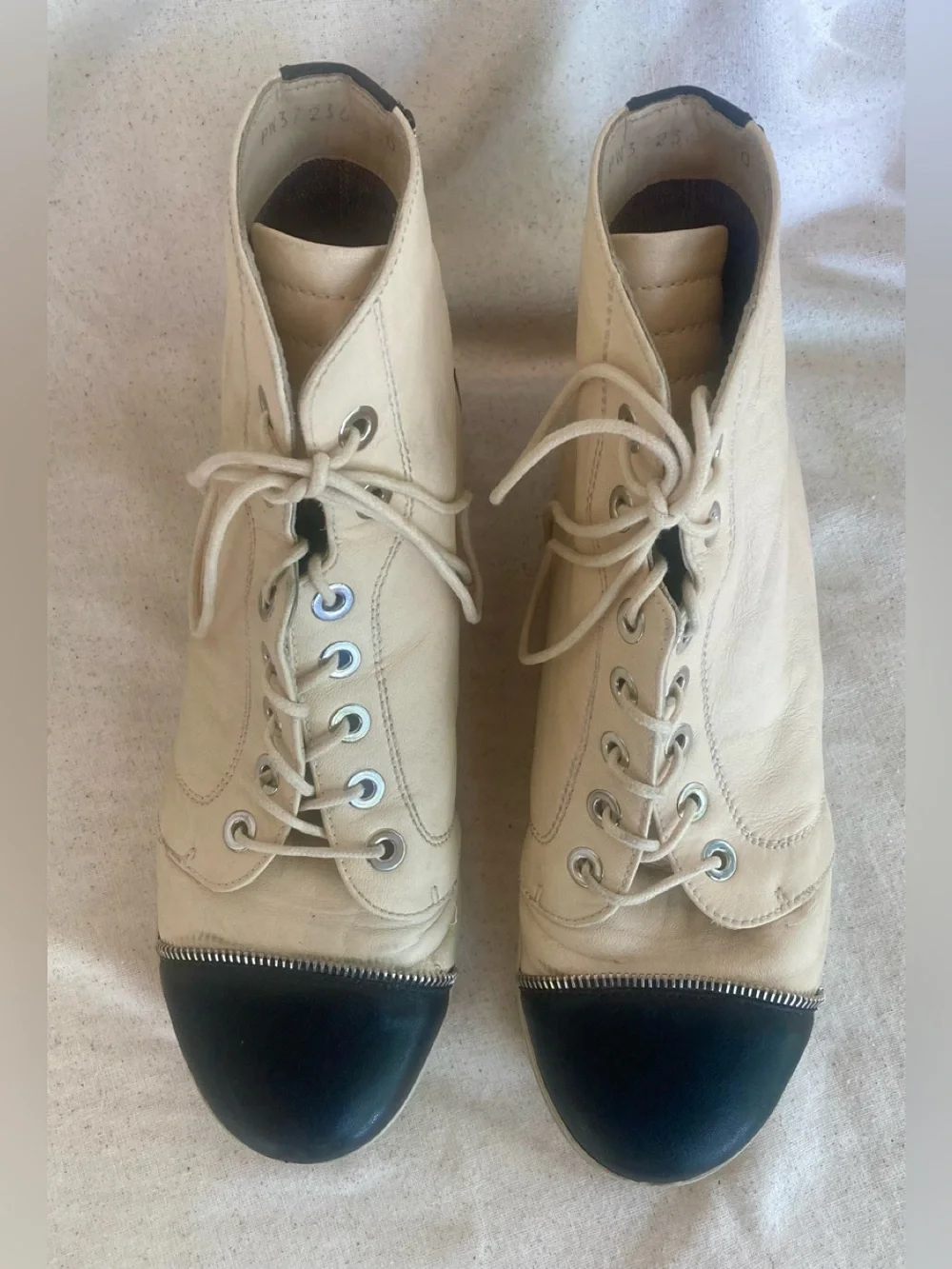 Stuart Weitzman Zipit Leather High Top Sneakers, Women’s sz 10M